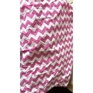 Pottery Barn Kids Crib Toddler Bed Sheet Pink White Chevron Organic Cotton Fit